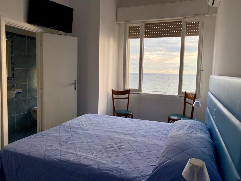 Hotel Sirenetta Anzio Bagian luar foto